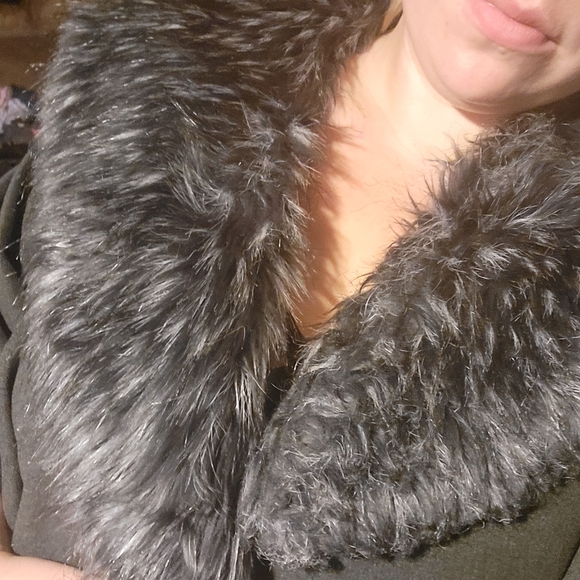 Adrienne Landau shawl - Picture 2 of 3